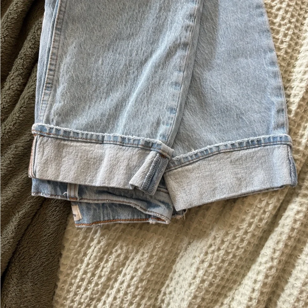 Abercrombie& Fitch Women’s Jeans
The 90’s Straight Ultra High Rise - Picture 2 of 4